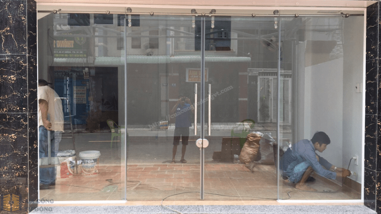 Cách chỉnh sửa cửa kính cường lực bị xệ đơn giản 0967420024
