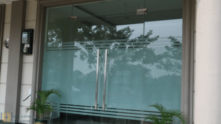 Cách chỉnh sửa cửa kính cường lực bị xệ đơn giản 0967420024