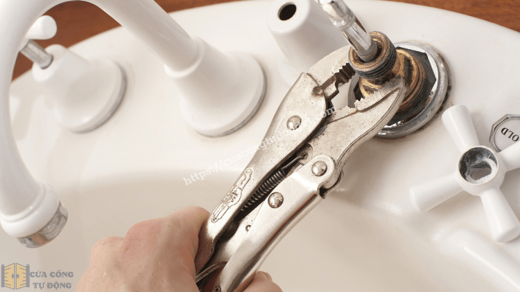 Sửa chữa thay thế vòi nước giá rẻ tại Vũng Tàu 0967 420 024
